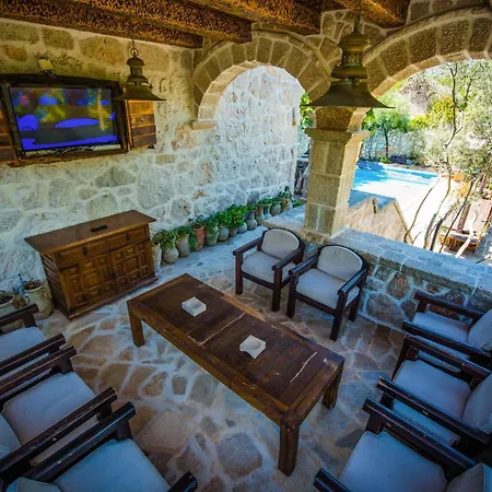 Gorgeous In With Kitchen Holiday home Zmijavci